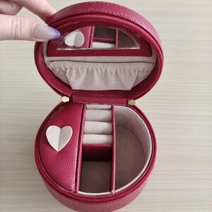 Elegant Red Jewelry Organizer